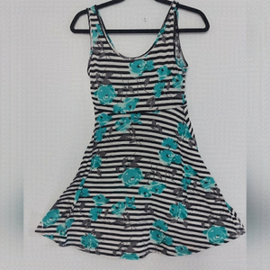 YOUTH dress blue flowers medium